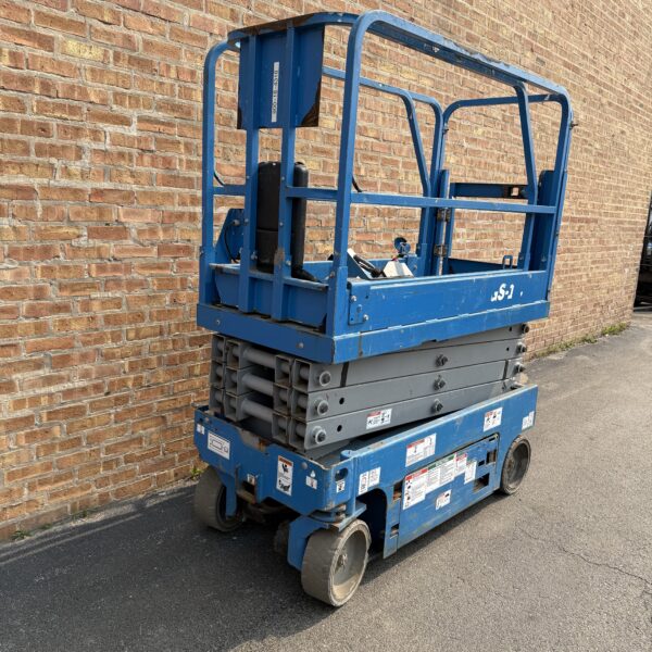 Used 2017 Genie GS1930 Side