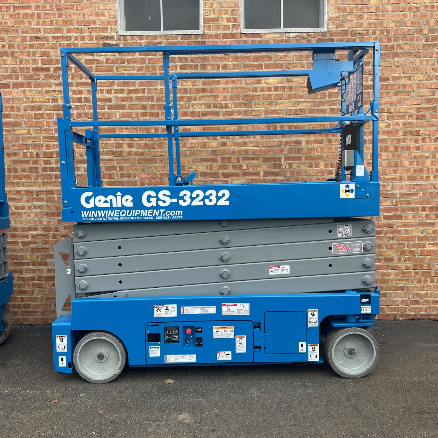 Refurbished 32 ft Skyjack and Genie scissor lifts for sale — Win Win Equipment Addison IL