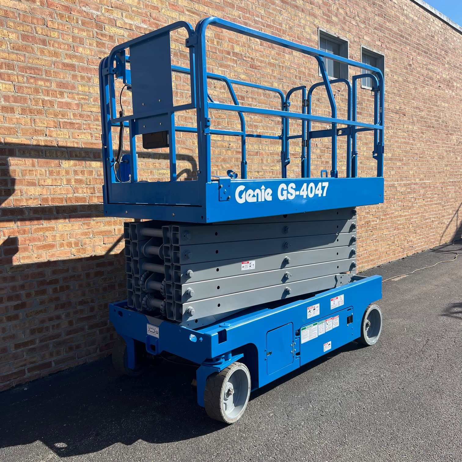 Refurbished Genie GS-4047 scissor lift for sale — Win Win Equipment Addison IL