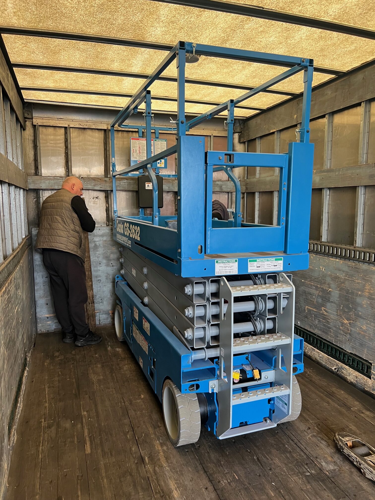 Refurbished Genie GS-2632 scissor lift for sale — Win Win Equipment Addison IL