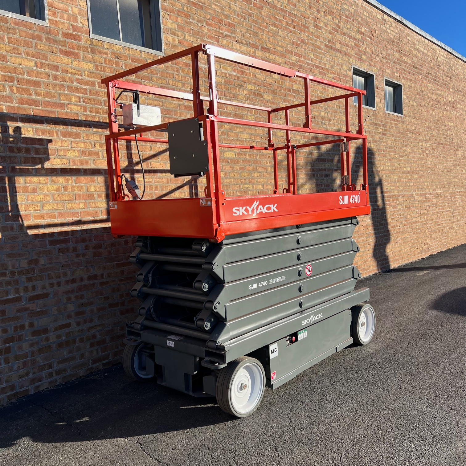 Refurbished Skyjack SJIII4740 scissor lift for sale — Win Win Equipment Addison IL