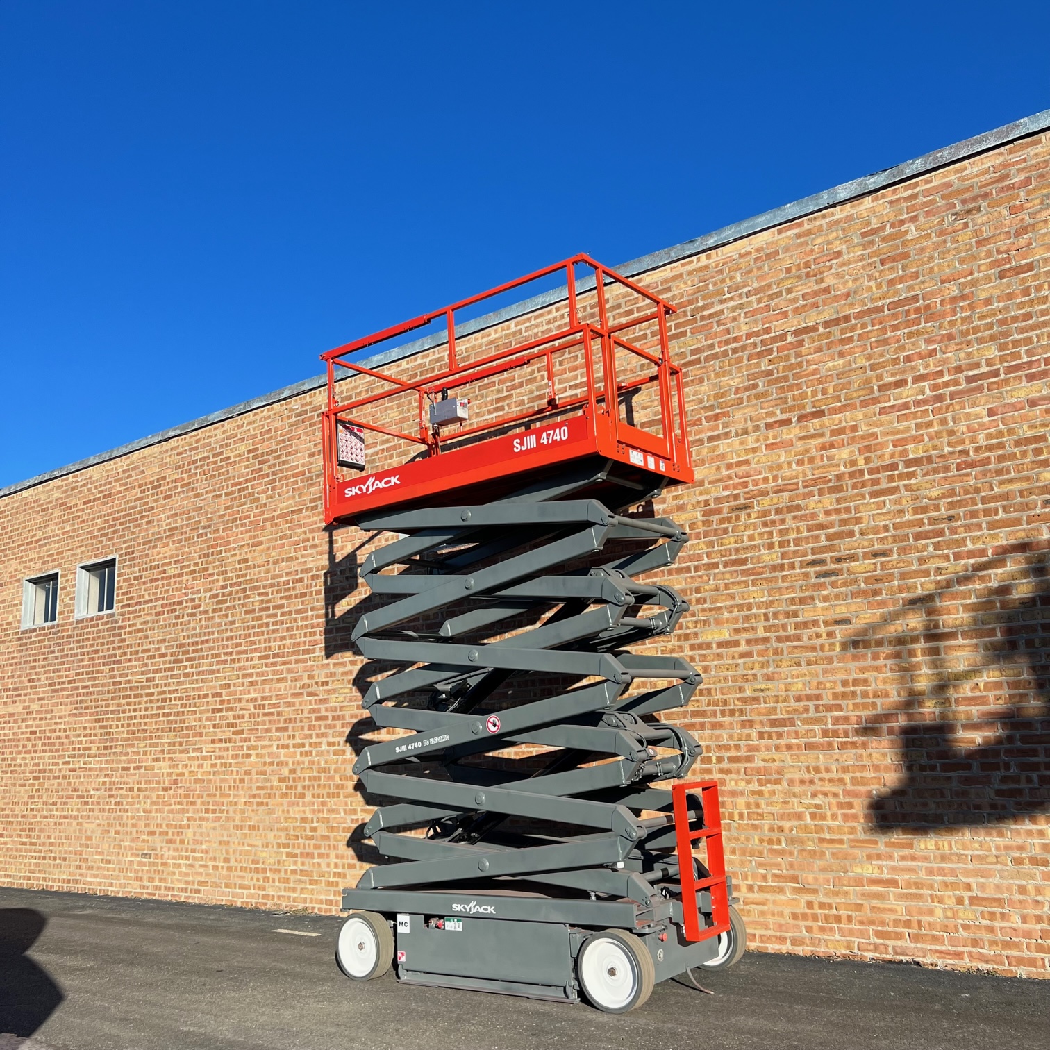 Refurbished Skyjack SJIII4740 scissor lift for sale — Win Win Equipment Addison IL